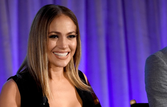 Jennifer Lopez, Luis Fonsi, Camila Cabello y muchos más se unen para ayudar a la isla.